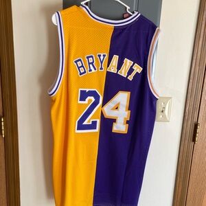 Brand new Kobe Bryant Jersey Los Angeles Lakers Adult 2XL Stitched XXL
